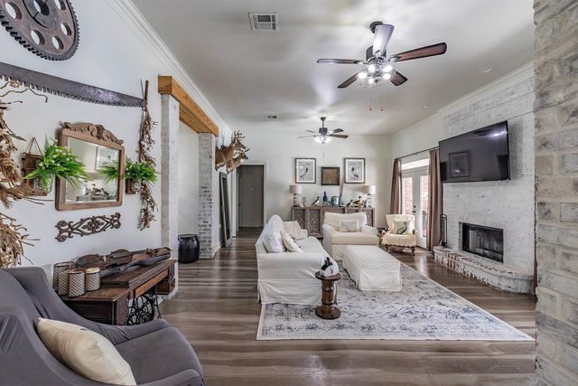 181 Lake Mechant Court, Houma, LA 70360