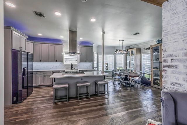 181 Lake Mechant Court, Houma, LA 70360