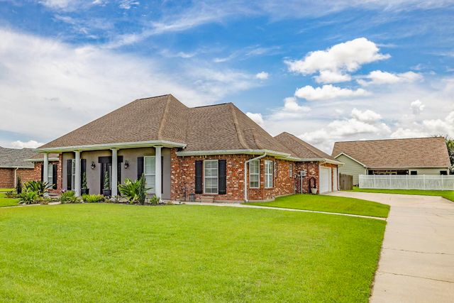 181 Lake Mechant Court, Houma, LA 70360