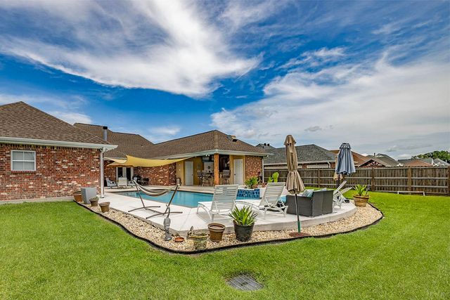 181 Lake Mechant Court, Houma, LA 70360