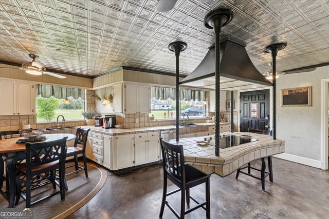 142 N Tallahassee Street, Hazlehurst, GA 31539