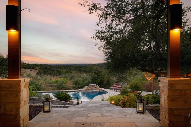 8075 Mount Sharp RD, Wimberley, TX 78676