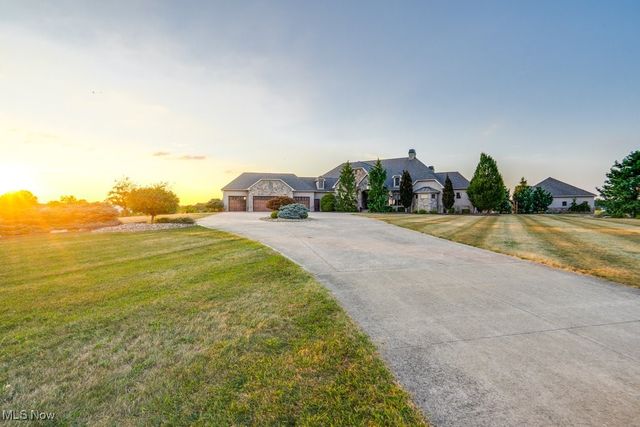 1771 Midway Street NW, Uniontown, OH 44685