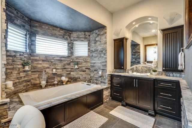 1771 Midway Street NW, Uniontown, OH 44685