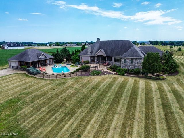 1771 Midway Street NW, Uniontown, OH 44685