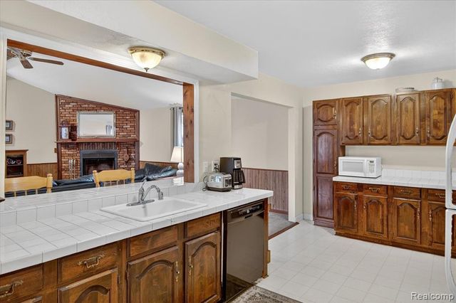 9640 Dudley Street, Taylor, MI 48180