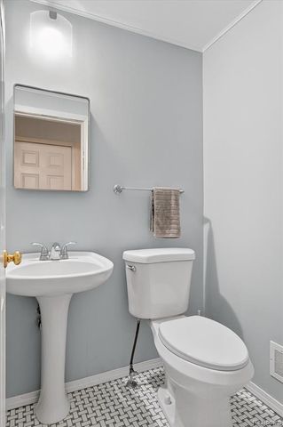 9640 Dudley Street, Taylor, MI 48180