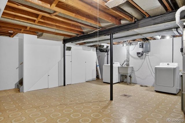 9640 Dudley Street, Taylor, MI 48180