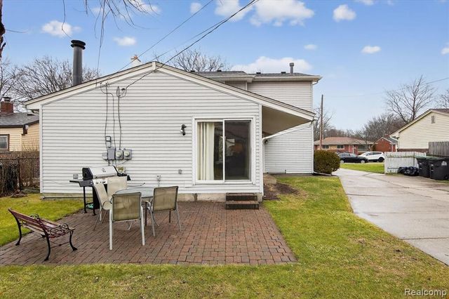 9640 Dudley Street, Taylor, MI 48180