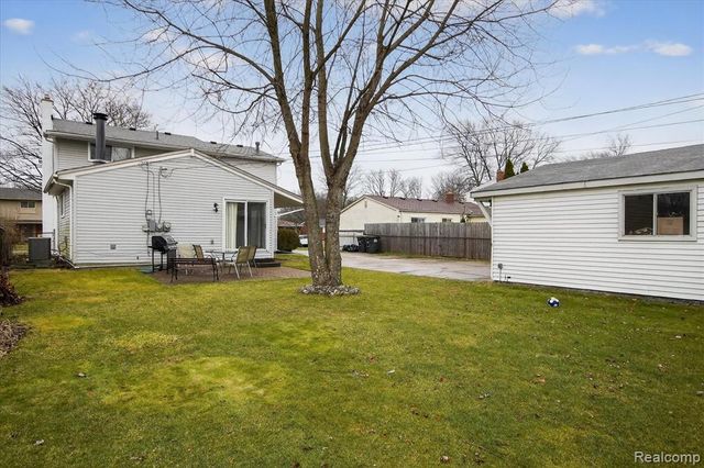 9640 Dudley Street, Taylor, MI 48180