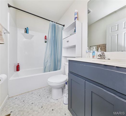 708 Vicksburg Lane, Wright City, MO 63390