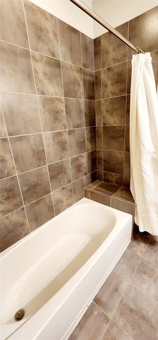 11 Rafters Row, The Woodlands, TX 77380