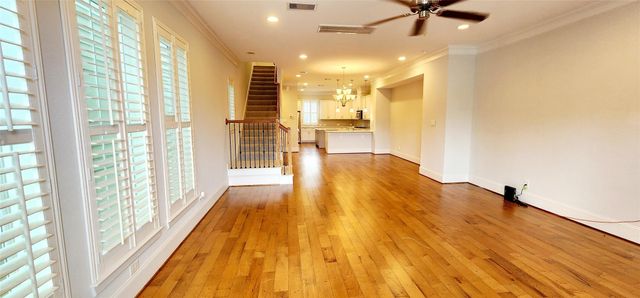 11 Rafters Row, The Woodlands, TX 77380