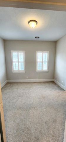 11 Rafters Row, The Woodlands, TX 77380
