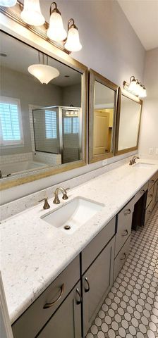 11 Rafters Row, The Woodlands, TX 77380