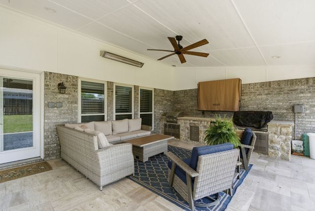 432 Dove Lane, Fort Worth, TX 76108