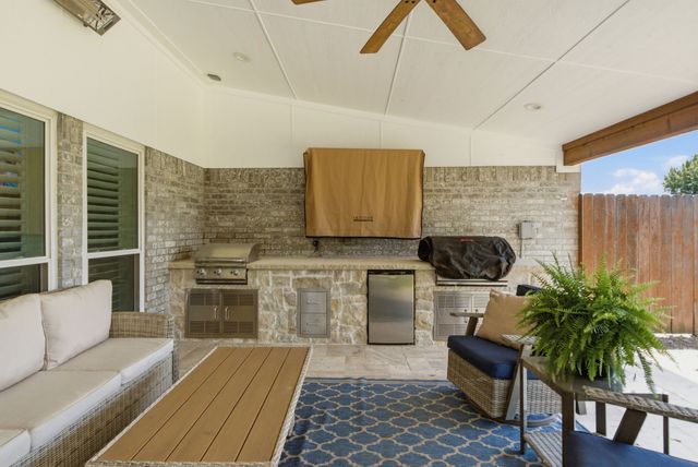 432 Dove Lane, Fort Worth, TX 76108