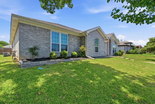 432 Dove Lane, Fort Worth, TX 76108