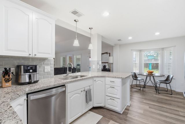 432 Dove Lane, Fort Worth, TX 76108