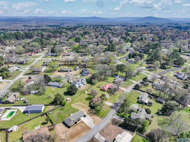 211 Pops Corner, Huntsville, AL 35811