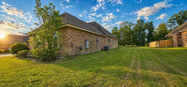 383 Crossing North St, Thibodaux, LA 70301