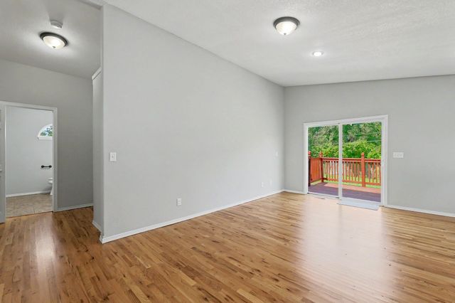 2611 N Lorraine Ave, Wichita, KS 67219
