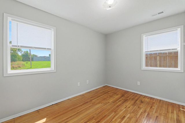 2611 N Lorraine Ave, Wichita, KS 67219
