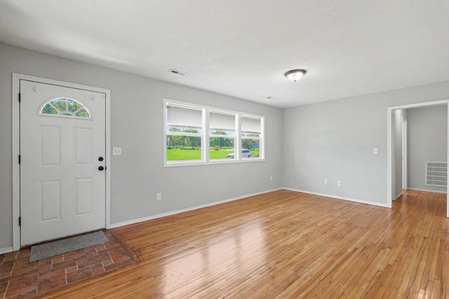 2611 N Lorraine Ave, Wichita, KS 67219