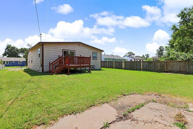 2611 N Lorraine Ave, Wichita, KS 67219