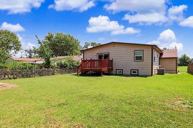 2611 N Lorraine Ave, Wichita, KS 67219