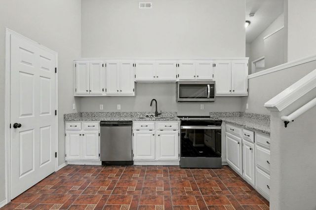 2611 N Lorraine Ave, Wichita, KS 67219