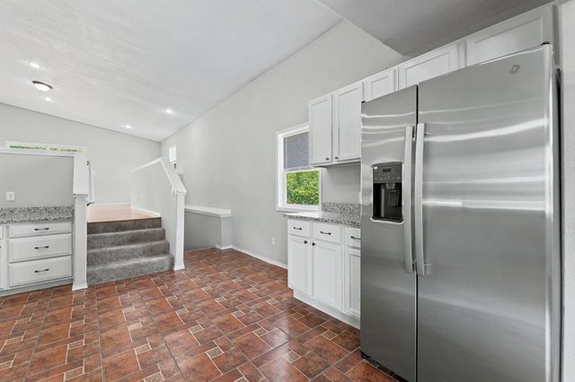 2611 N Lorraine Ave, Wichita, KS 67219
