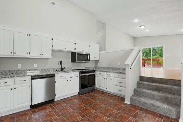 2611 N Lorraine Ave, Wichita, KS 67219