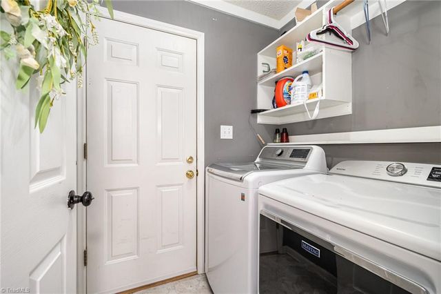 562 Porter Trace Drive, Kernersville, NC 27284