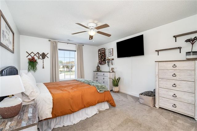 562 Porter Trace Drive, Kernersville, NC 27284