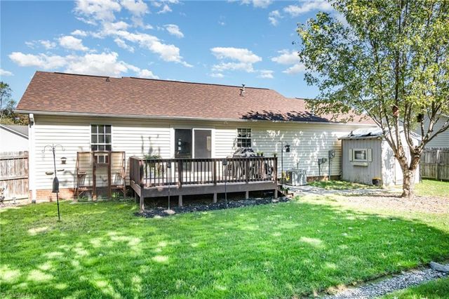 562 Porter Trace Drive, Kernersville, NC 27284