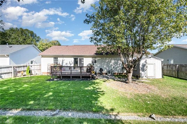 562 Porter Trace Drive, Kernersville, NC 27284