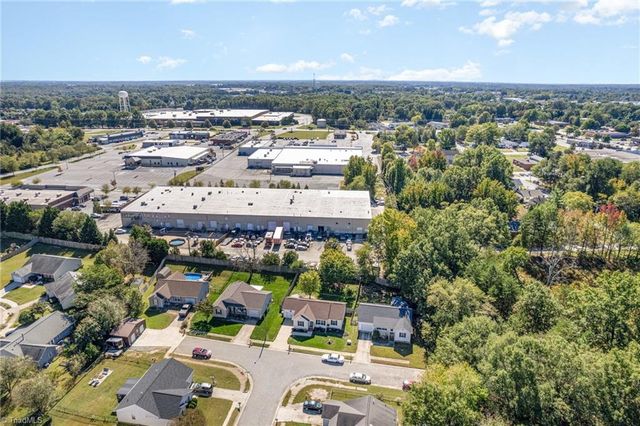 562 Porter Trace Drive, Kernersville, NC 27284