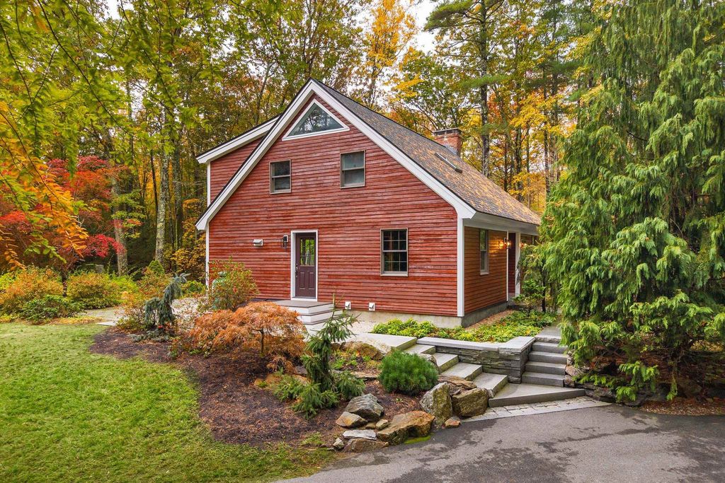 519 Hall Road, Barrington, NH 03825