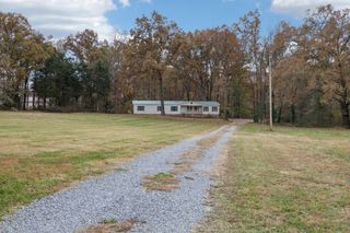 1935 Sixteenth Model Rd, Manchester, TN 37355