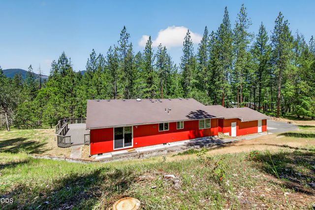 2850 E Evans Creek Road, Rogue River, OR 97537