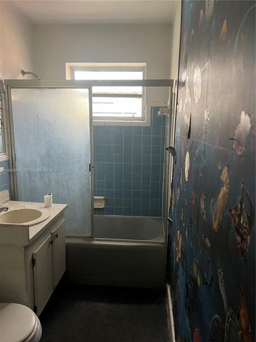 19531 NW 1st Pl, Miami Gardens, FL 33169