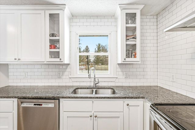 1901 Stowe Avenue, Arden Hills, MN 55112