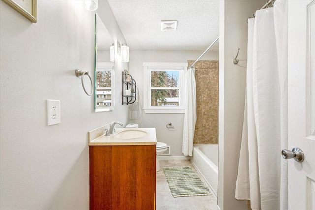 1901 Stowe Avenue, Arden Hills, MN 55112