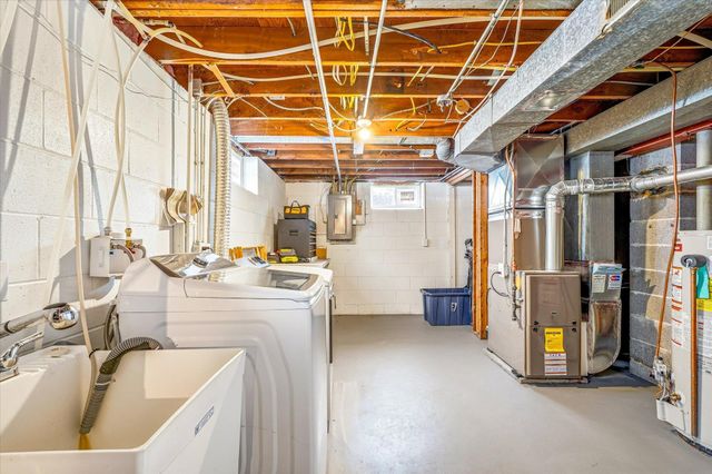 1901 Stowe Avenue, Arden Hills, MN 55112