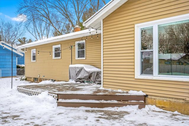 1901 Stowe Avenue, Arden Hills, MN 55112