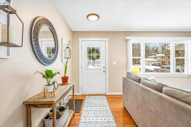 1901 Stowe Avenue, Arden Hills, MN 55112