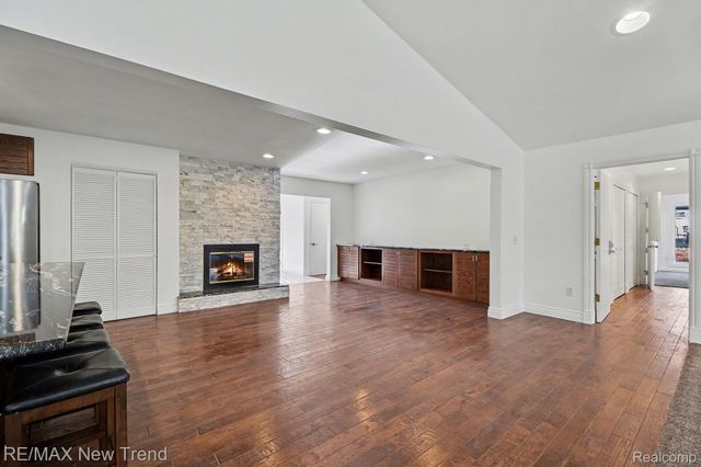 1227 Lenox Road, Bloomfield Hills, MI 48304