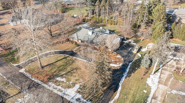 1227 Lenox Road, Bloomfield Hills, MI 48304