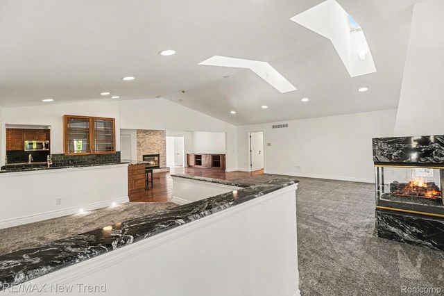 1227 Lenox Road, Bloomfield Hills, MI 48304